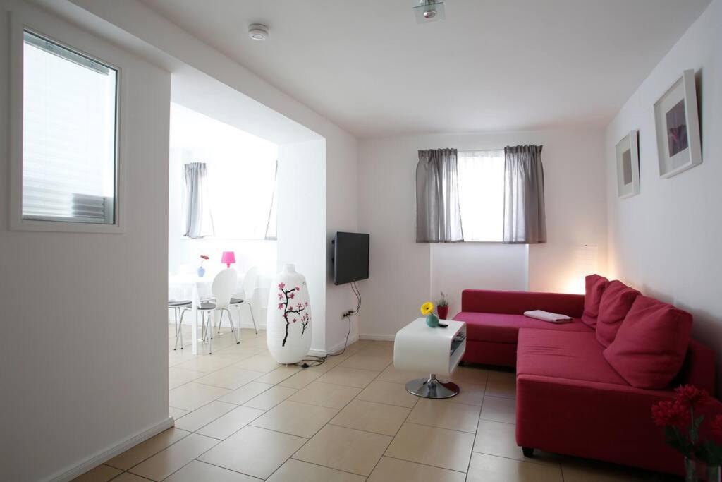Sunny Apartment At Rostock - Pink Bagian luar foto