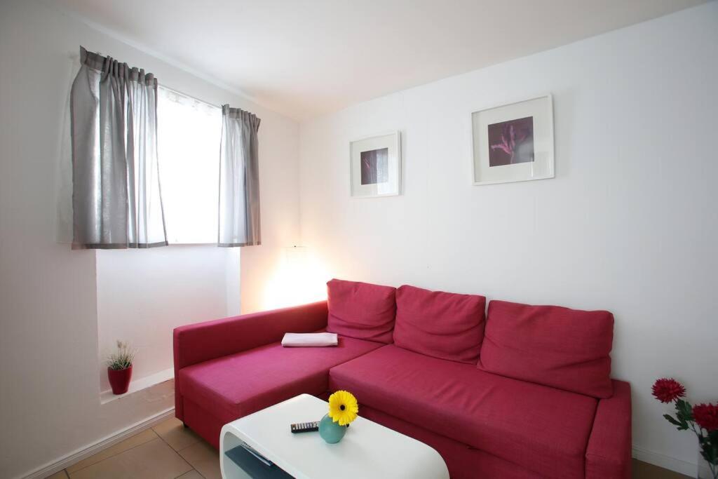 Sunny Apartment At Rostock - Pink Bagian luar foto